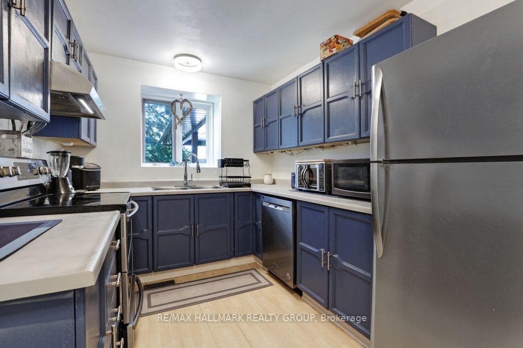 308 Lafontaine Avenue photo 10