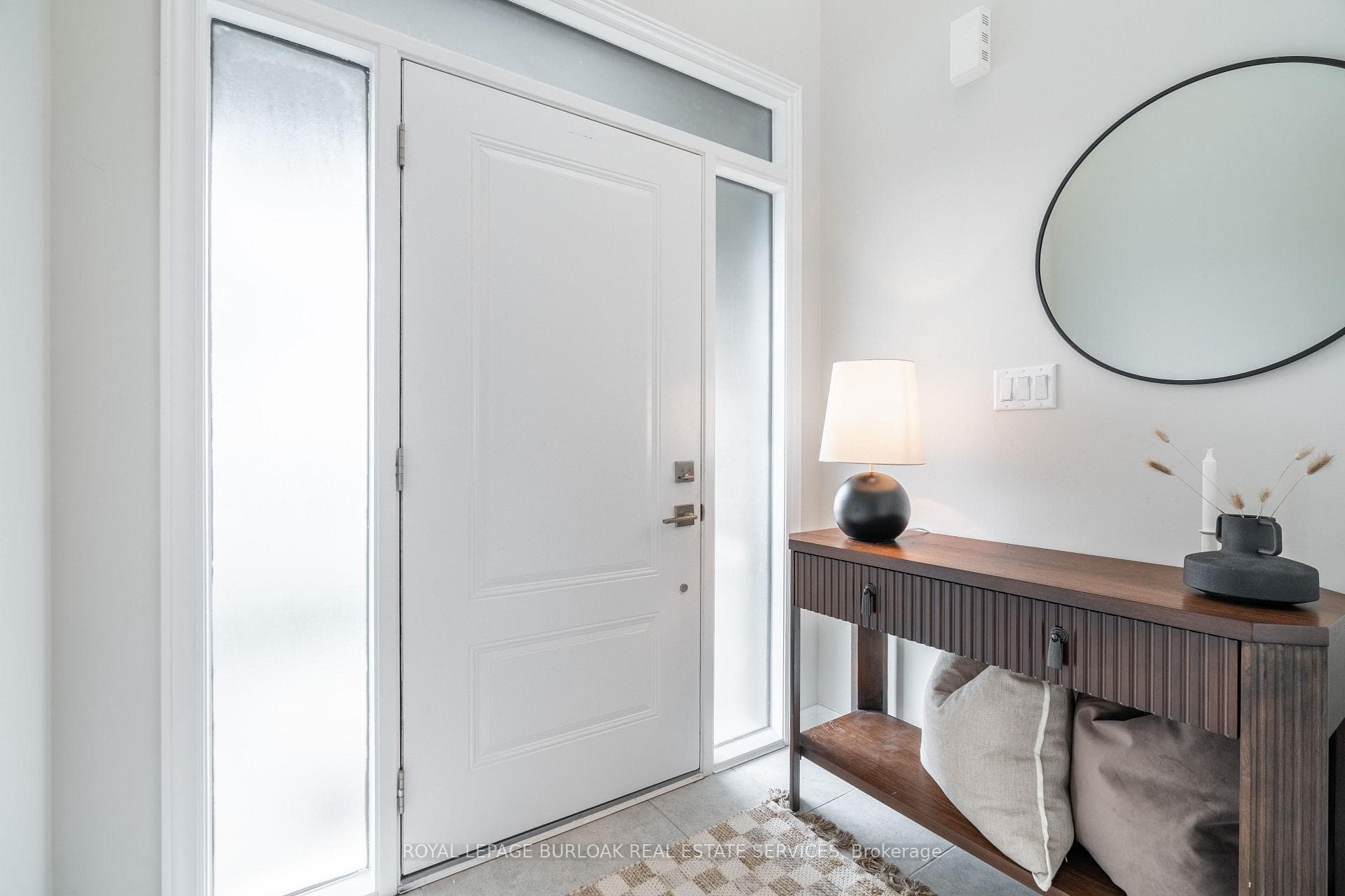 127 Starfire Crescent photo 2