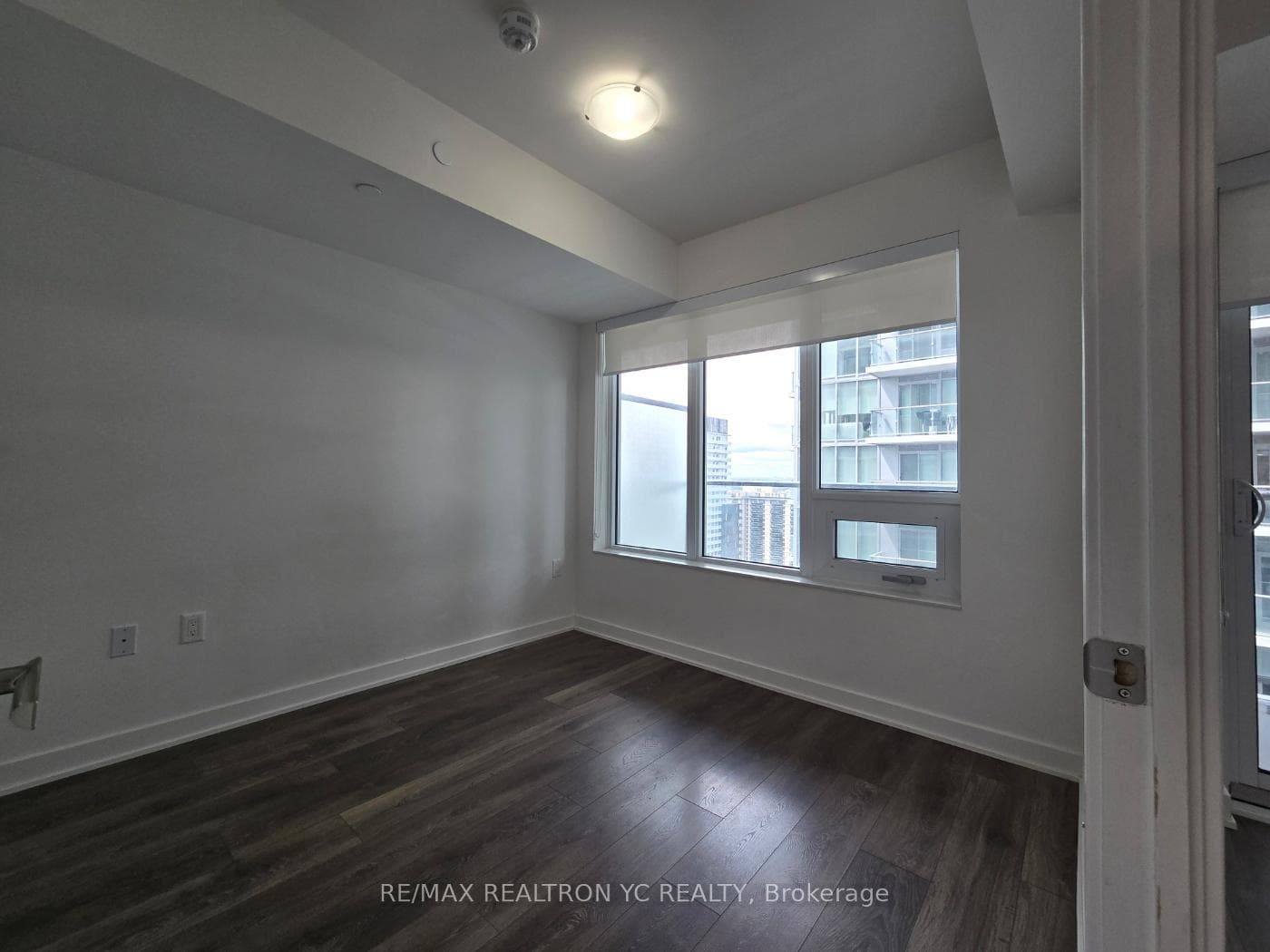 195 Redpath Avenue Unit 3015 photo 7