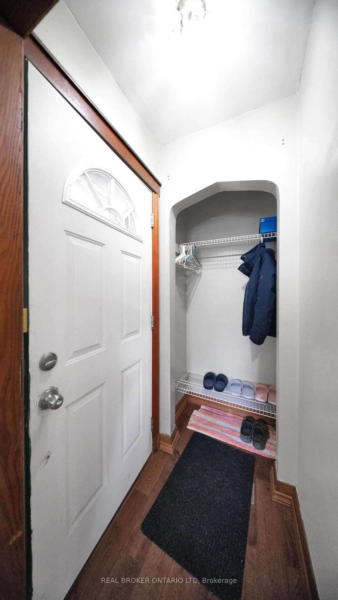 74 Sterling Street photo 3
