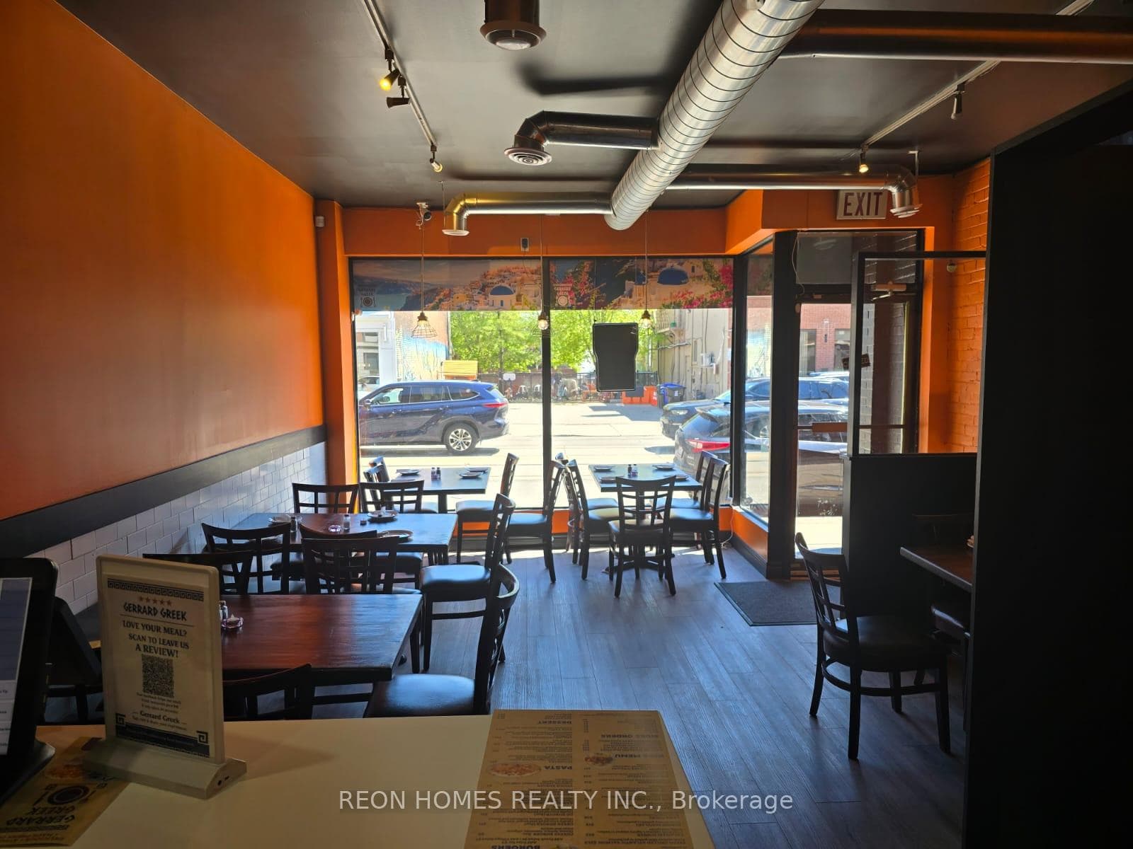 1056 Gerrard Street photo 5
