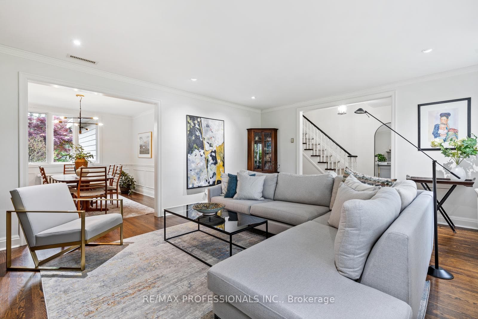 245 Yonge Boulevard photo 6