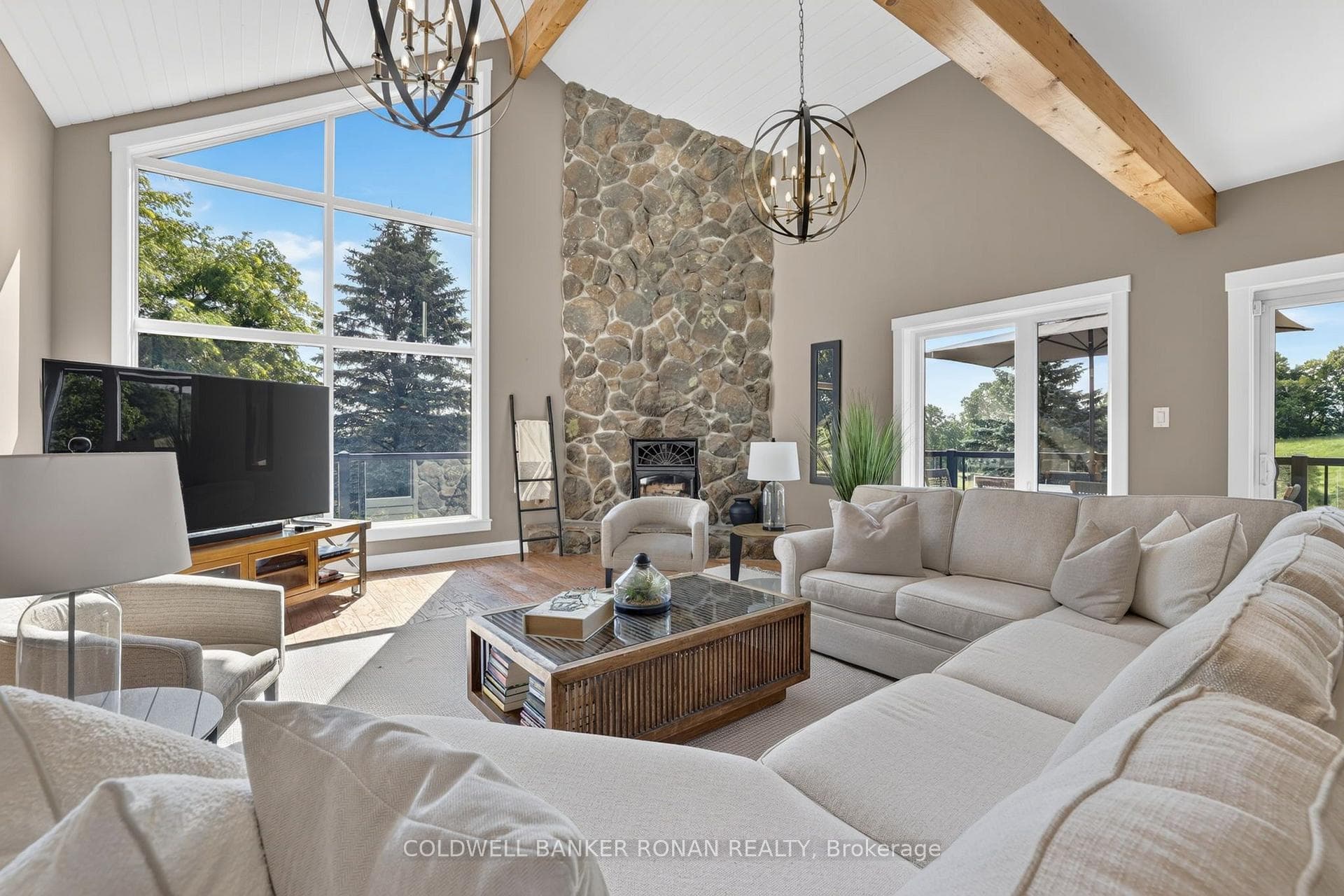18250 Duffy's Lane photo 6