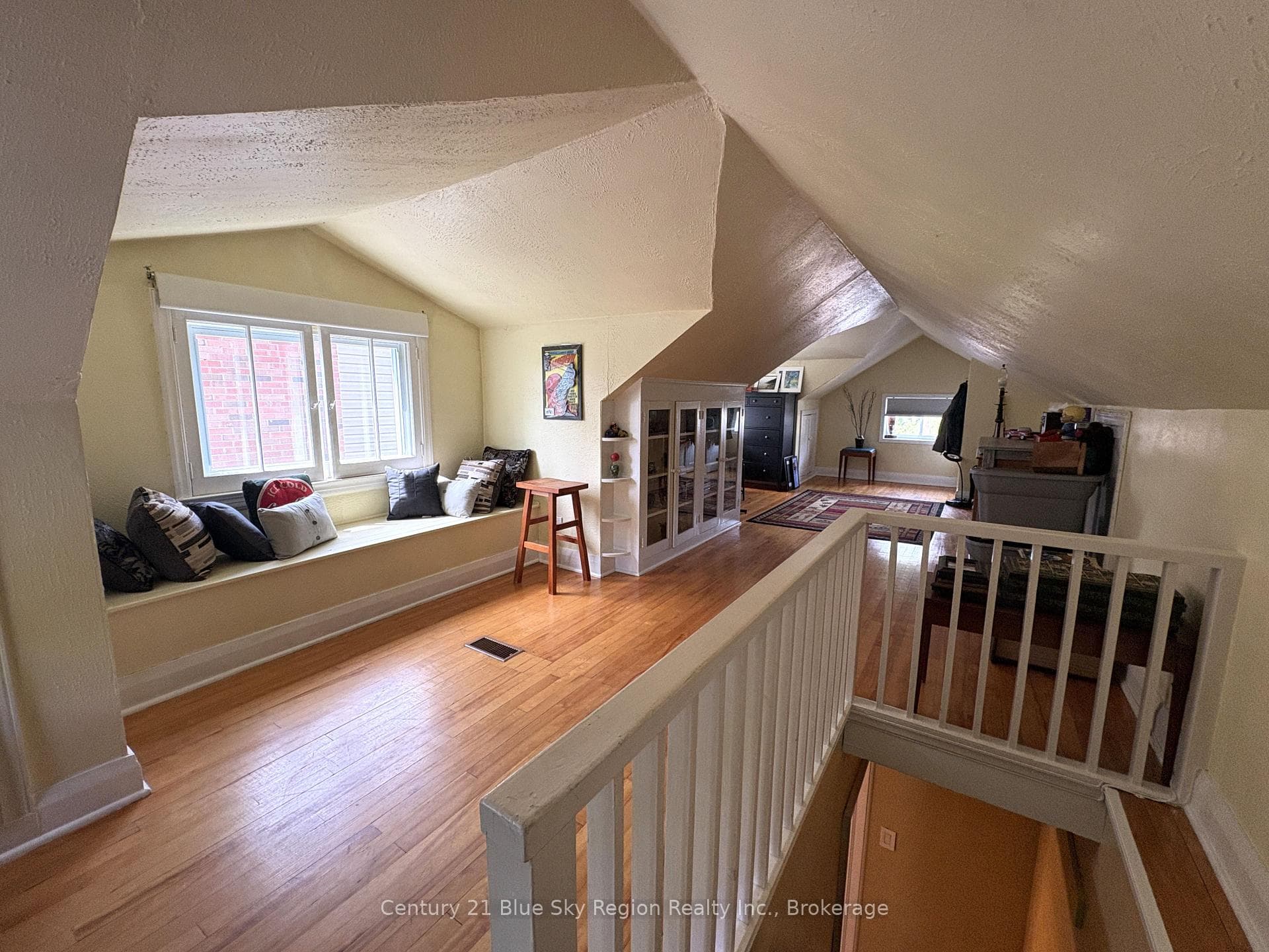 2nd level loft bedroom/family room/office