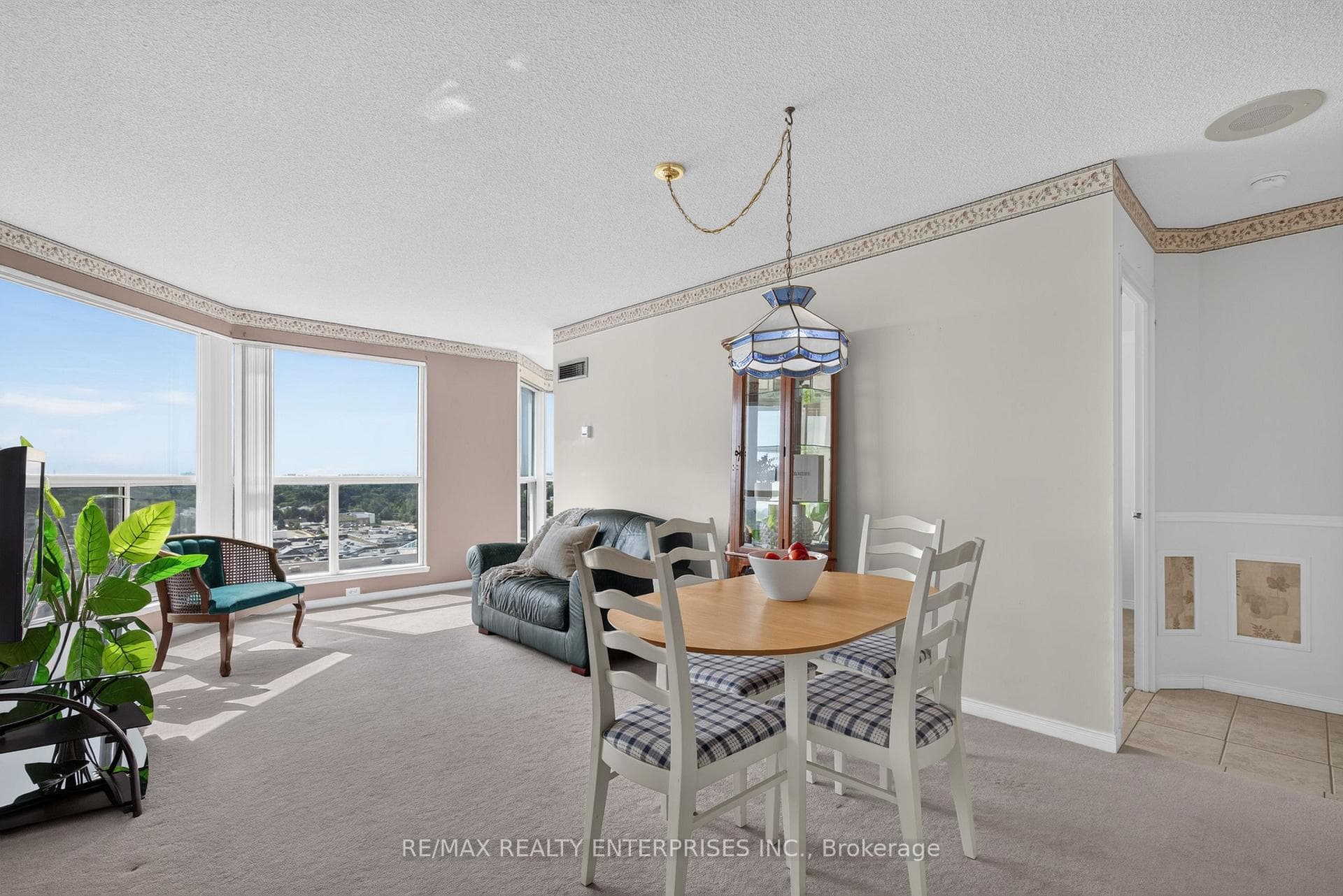 2177 Burnhamthorpe Road Unit 1412 photo 1