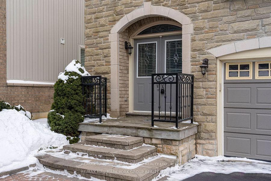 74 Thomas Legge Crescent photo 4