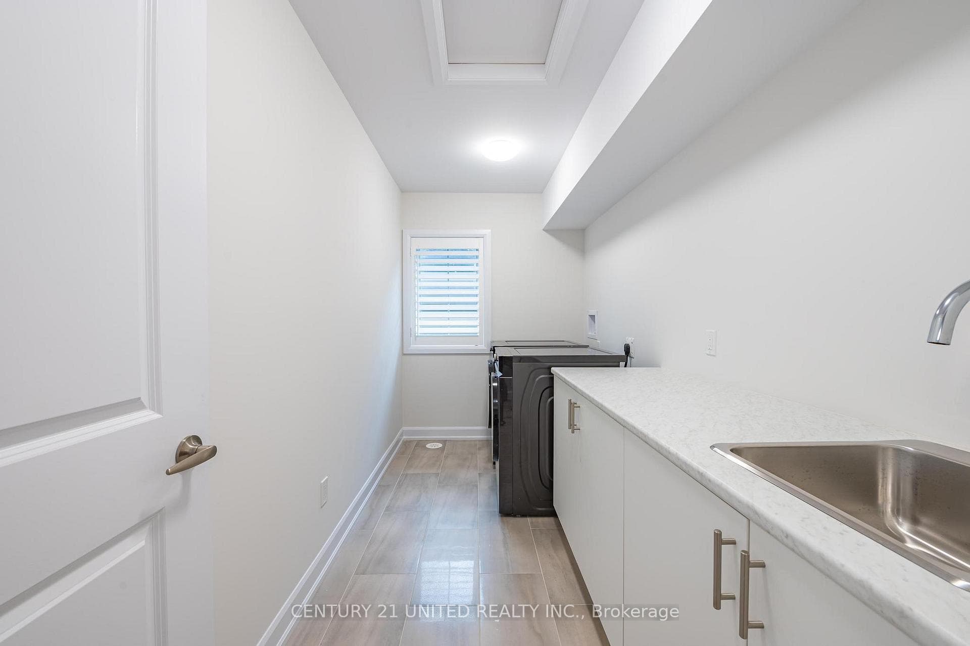 323 Mullighan Gardens photo 23