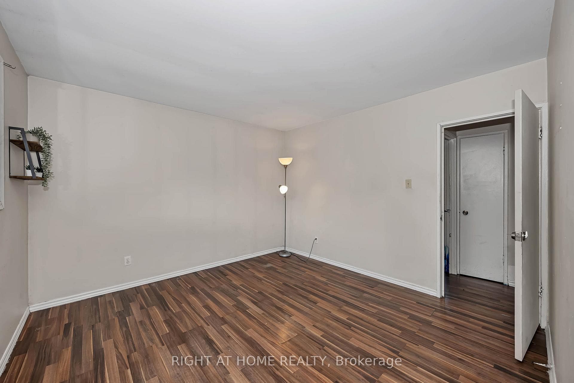 24 Largo Crescent photo 22