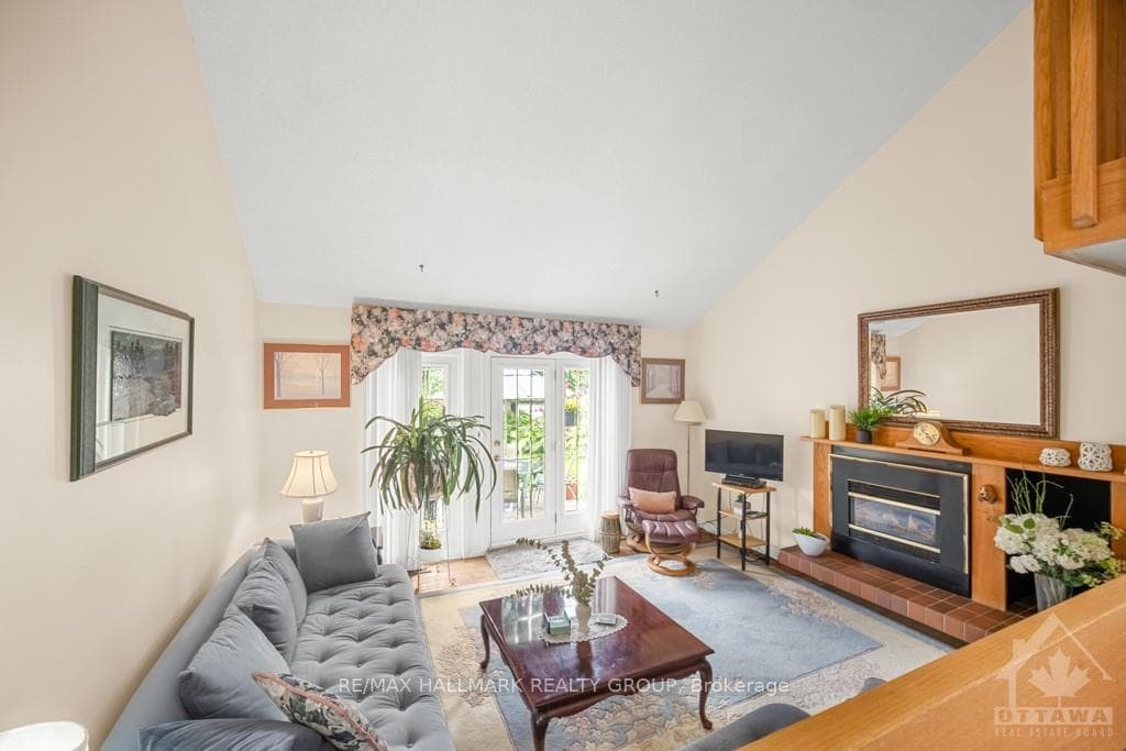 34 MELVILLE Drive photo 7