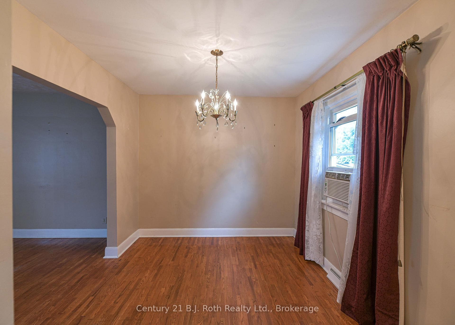 375 Parkhurst Crescent photo 12