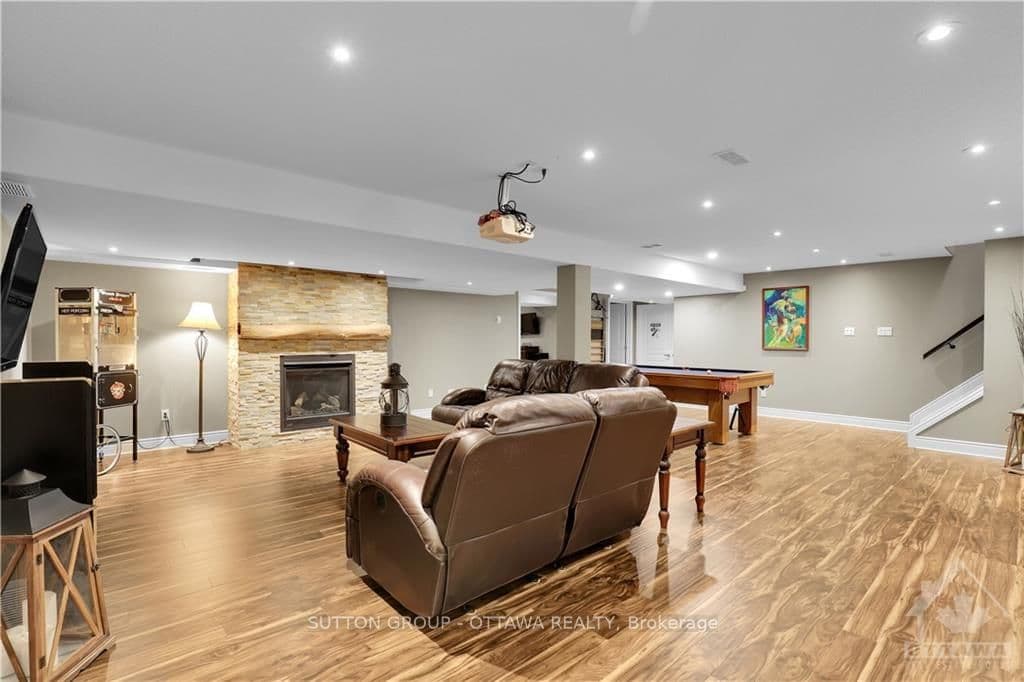 142 SUMNER Drive photo 15