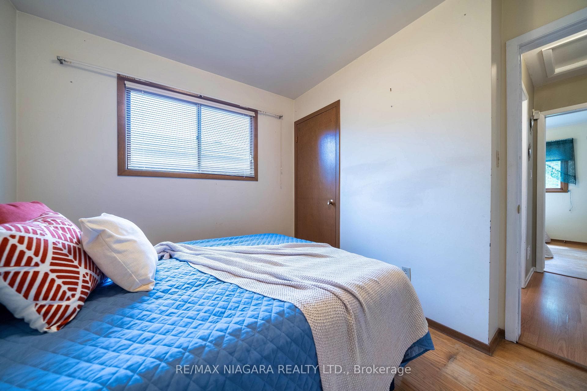 6820 Wilinger Street photo 21