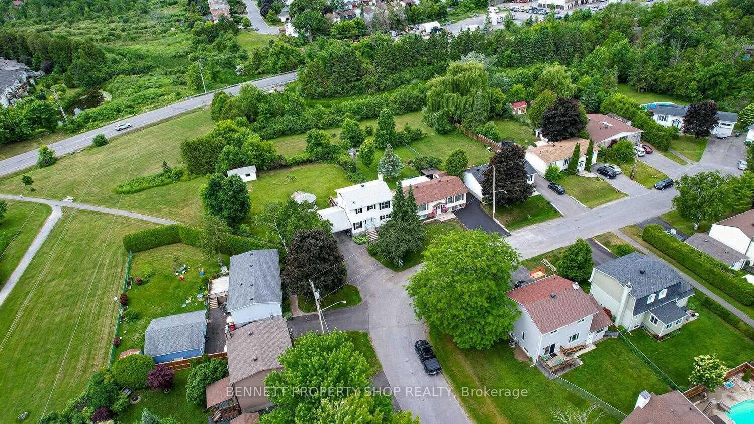 22 Poole Creek Crescent photo 18