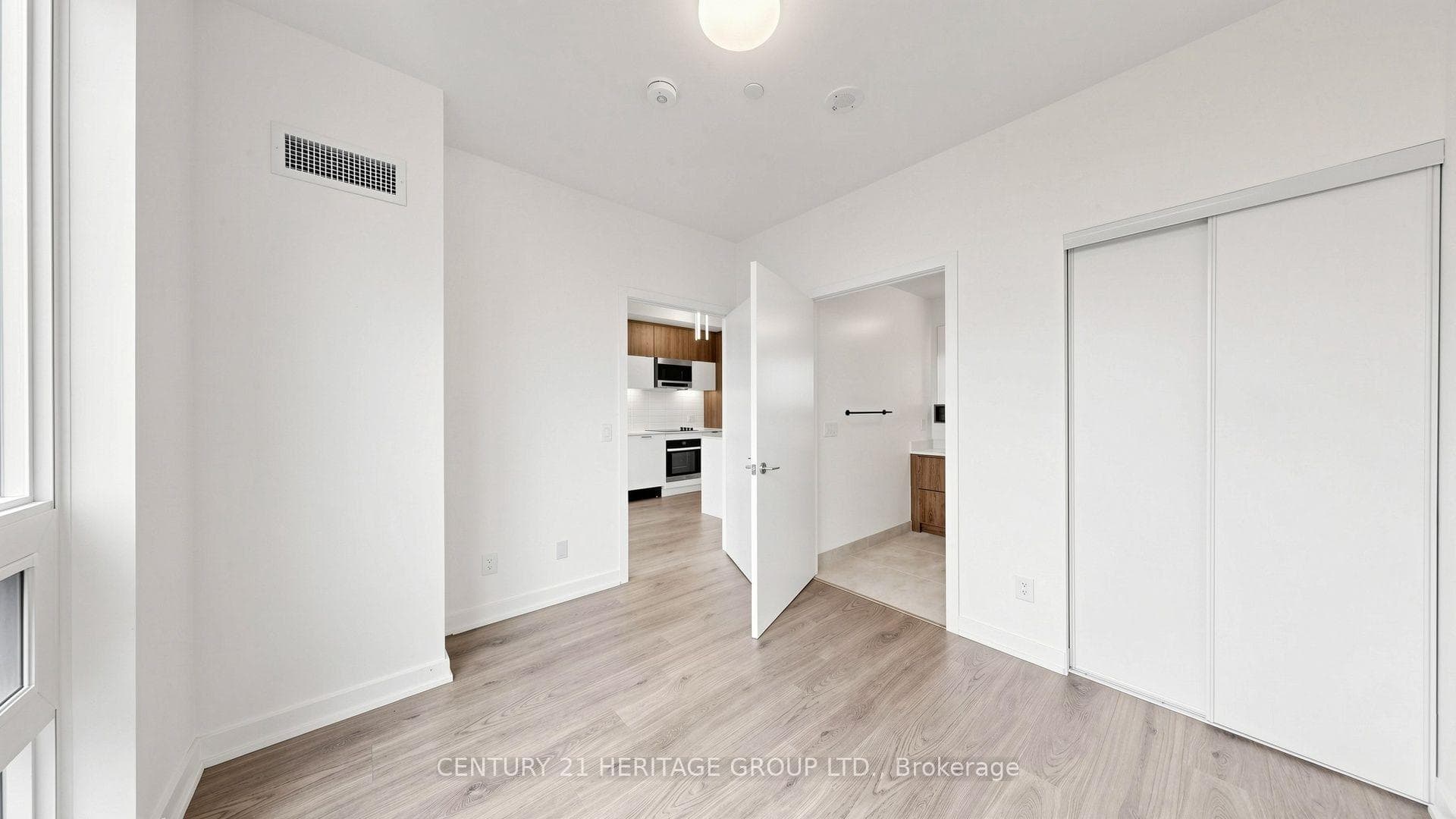 8888 Yonge Street Unit 718 photo 28