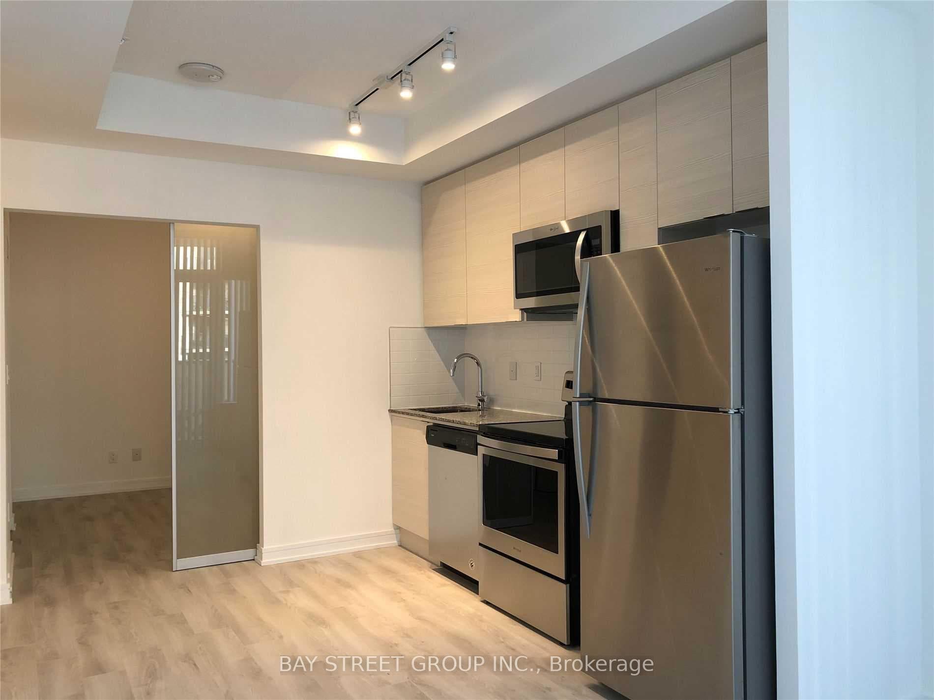 621 Sheppard Avenue Unit 519 photo 8