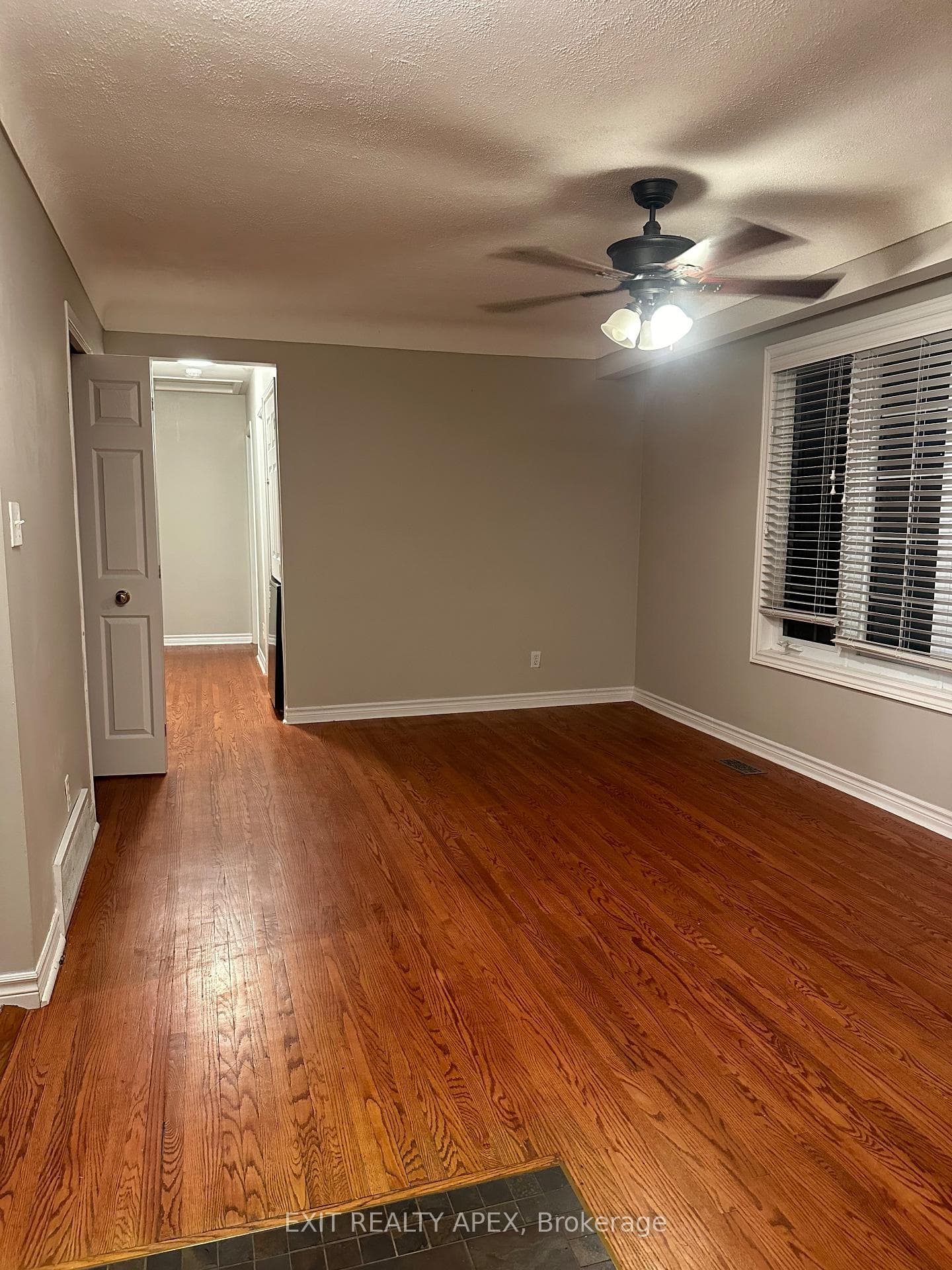 30 Churchill Avenue photo 9