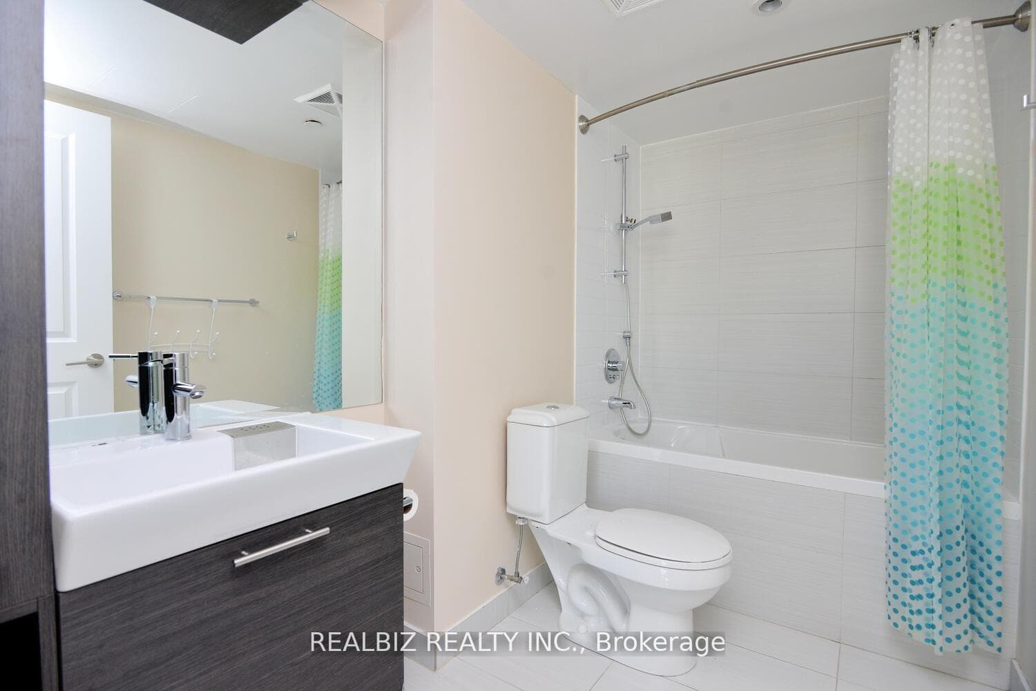 386 Yonge Street Unit 1516 photo 29