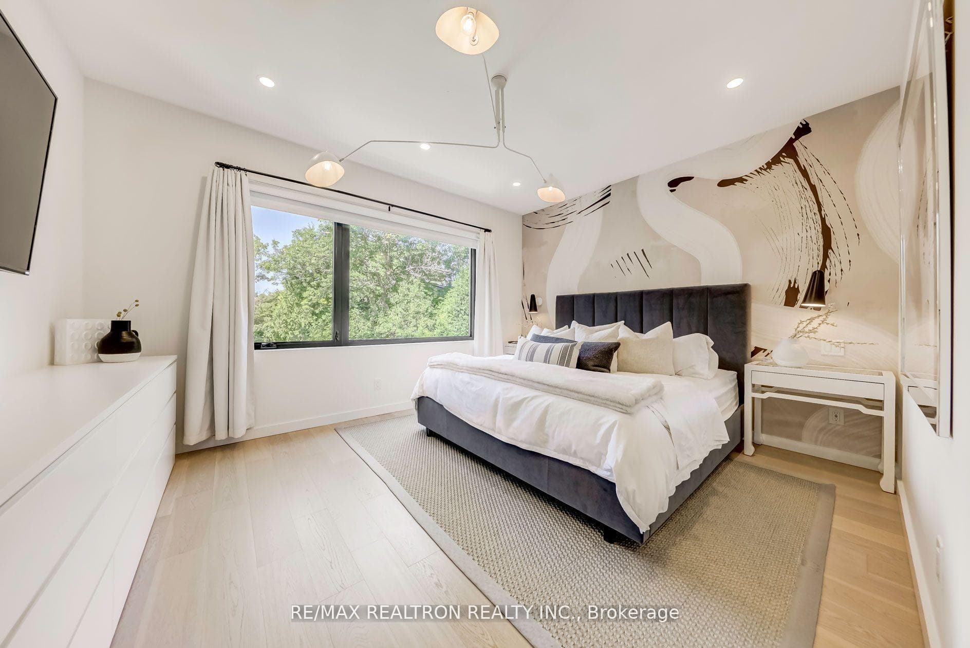 148 Atlas Avenue photo 11