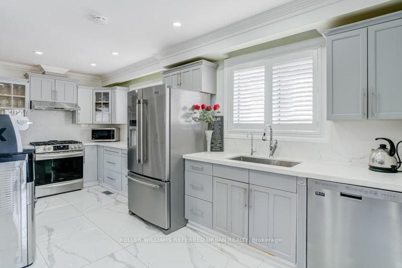 15 Glenda Road photo 2