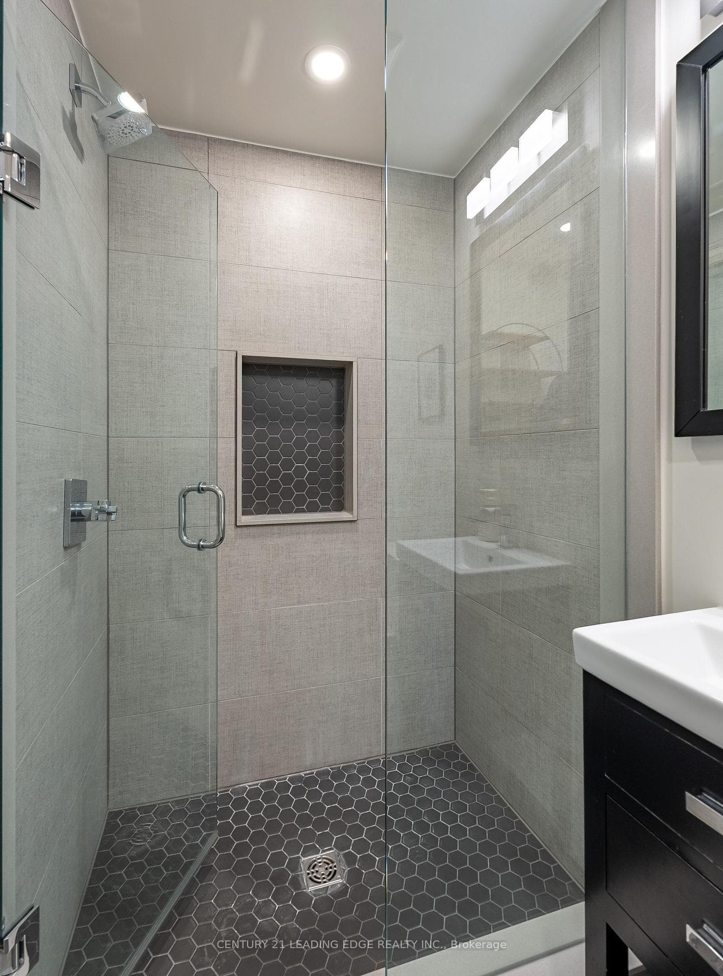 20 Solway Court photo 29