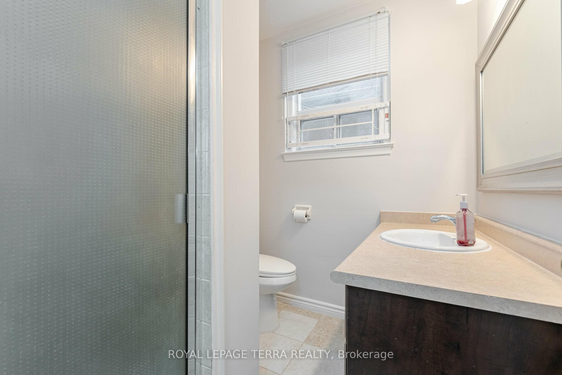114 Milford Haven Drive photo 27