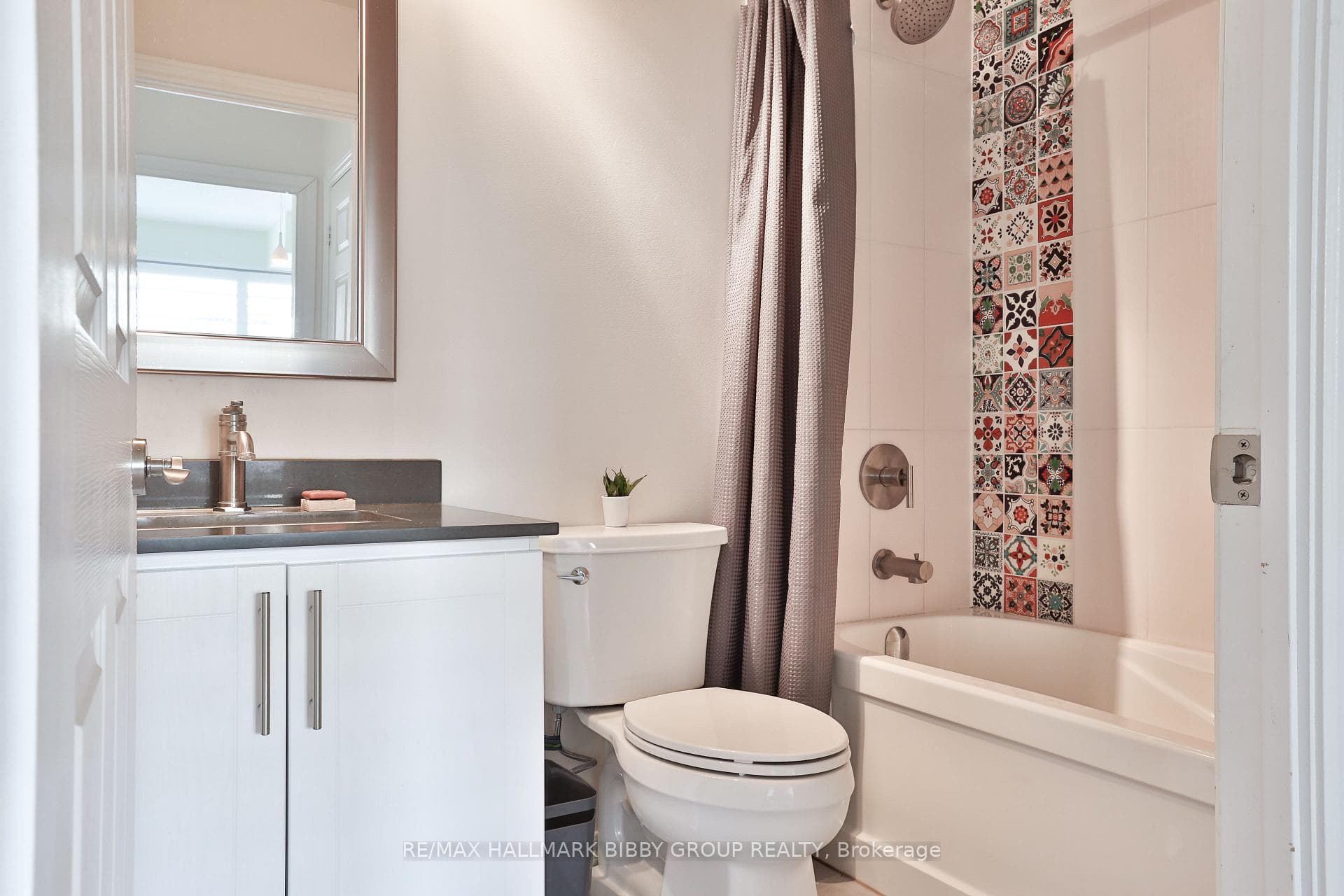 1135 Royal York Road Unit 814 photo 15