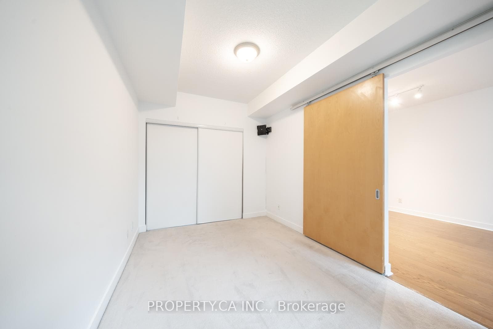 438 King Street Unit 803 photo 9