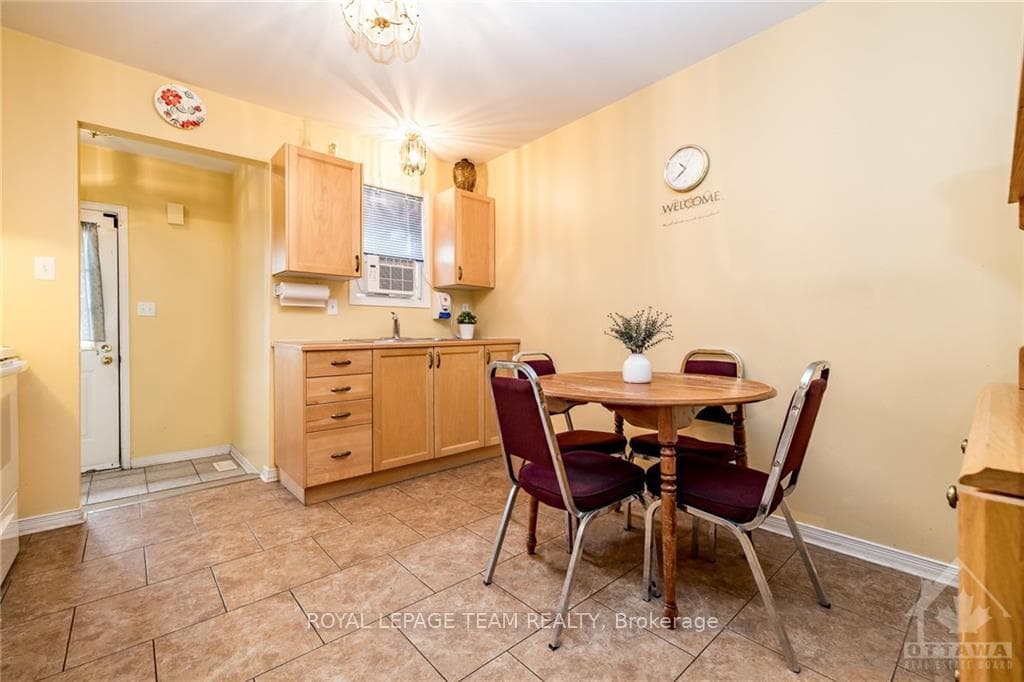 111 BARNES Street photo 5