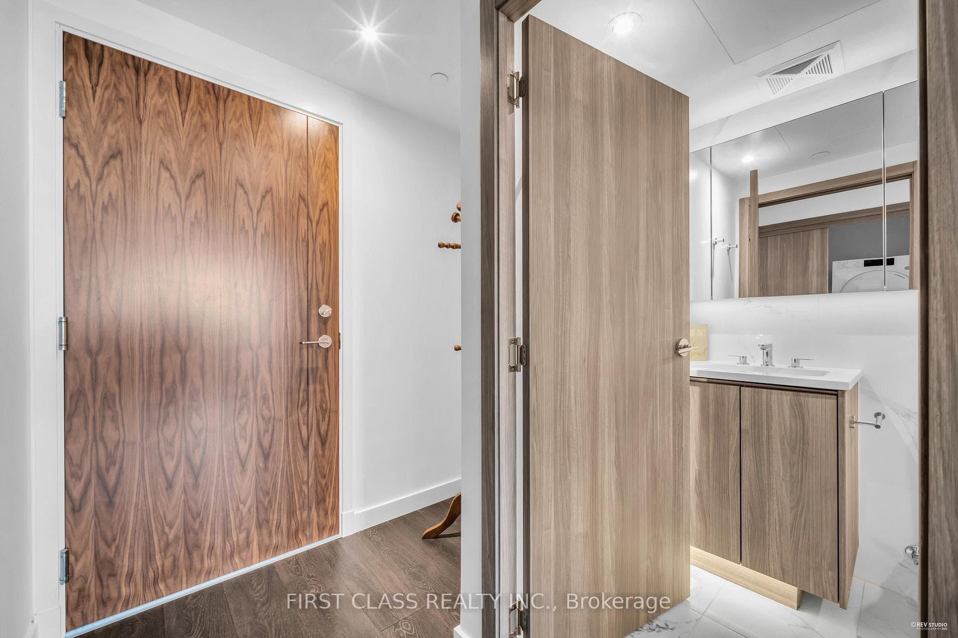 27 Mcmahon Drive Unit 1105 photo 10