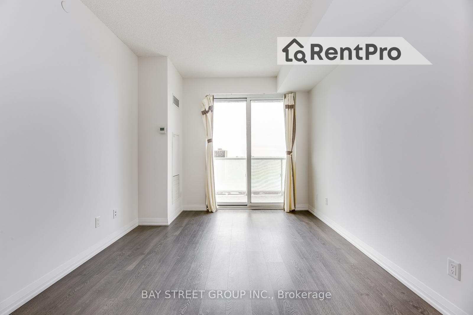 101 Erskine Avenue Unit 2813 photo 7