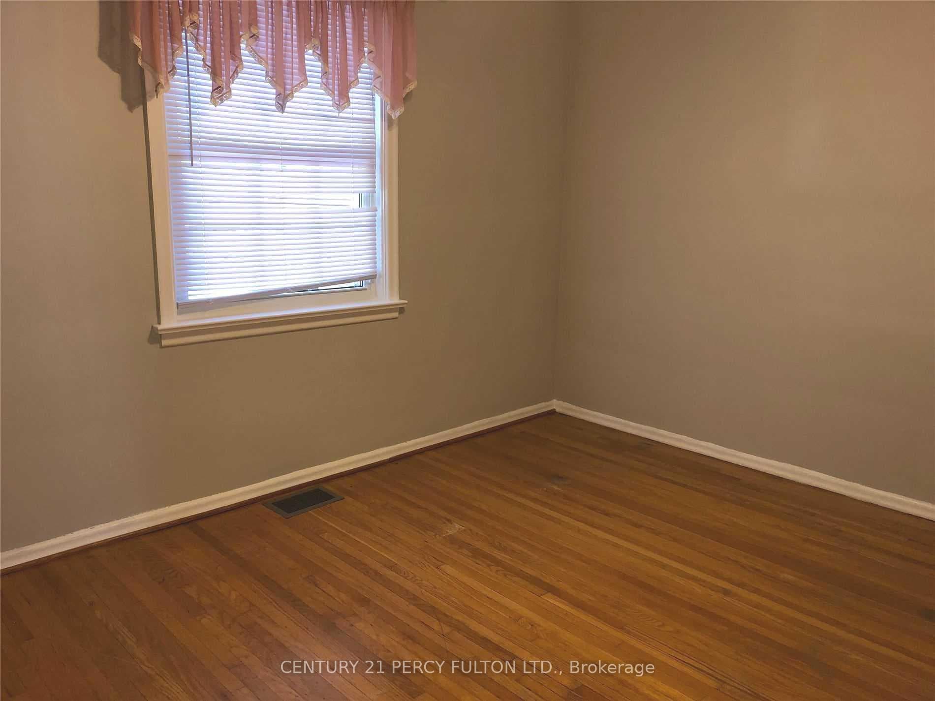 21 Ivanhoe Court photo 5