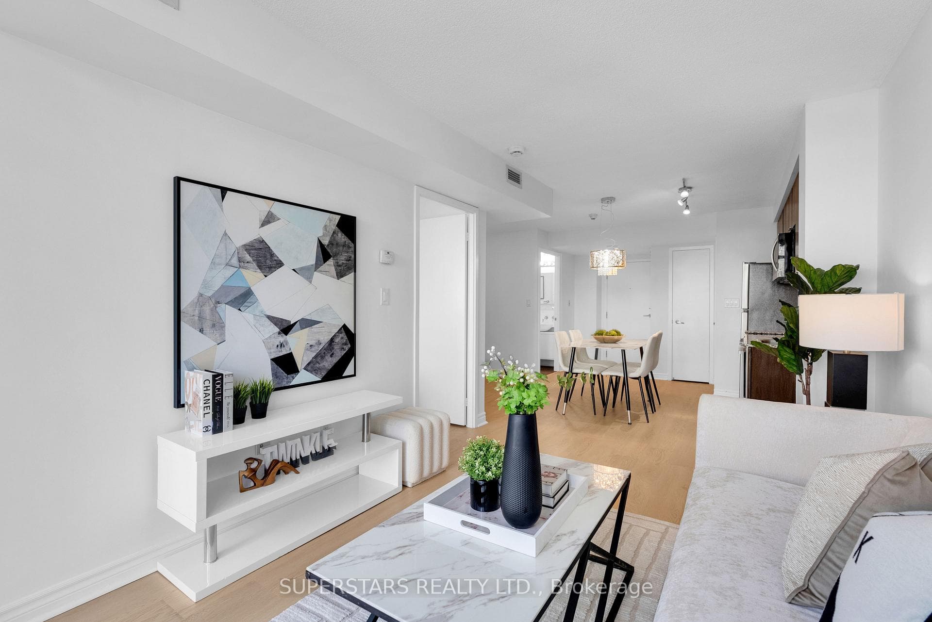 15 Fort York Boulevard Unit 1008 photo 6