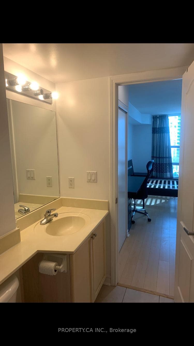 1 ELM Drive Unit 805 photo 8