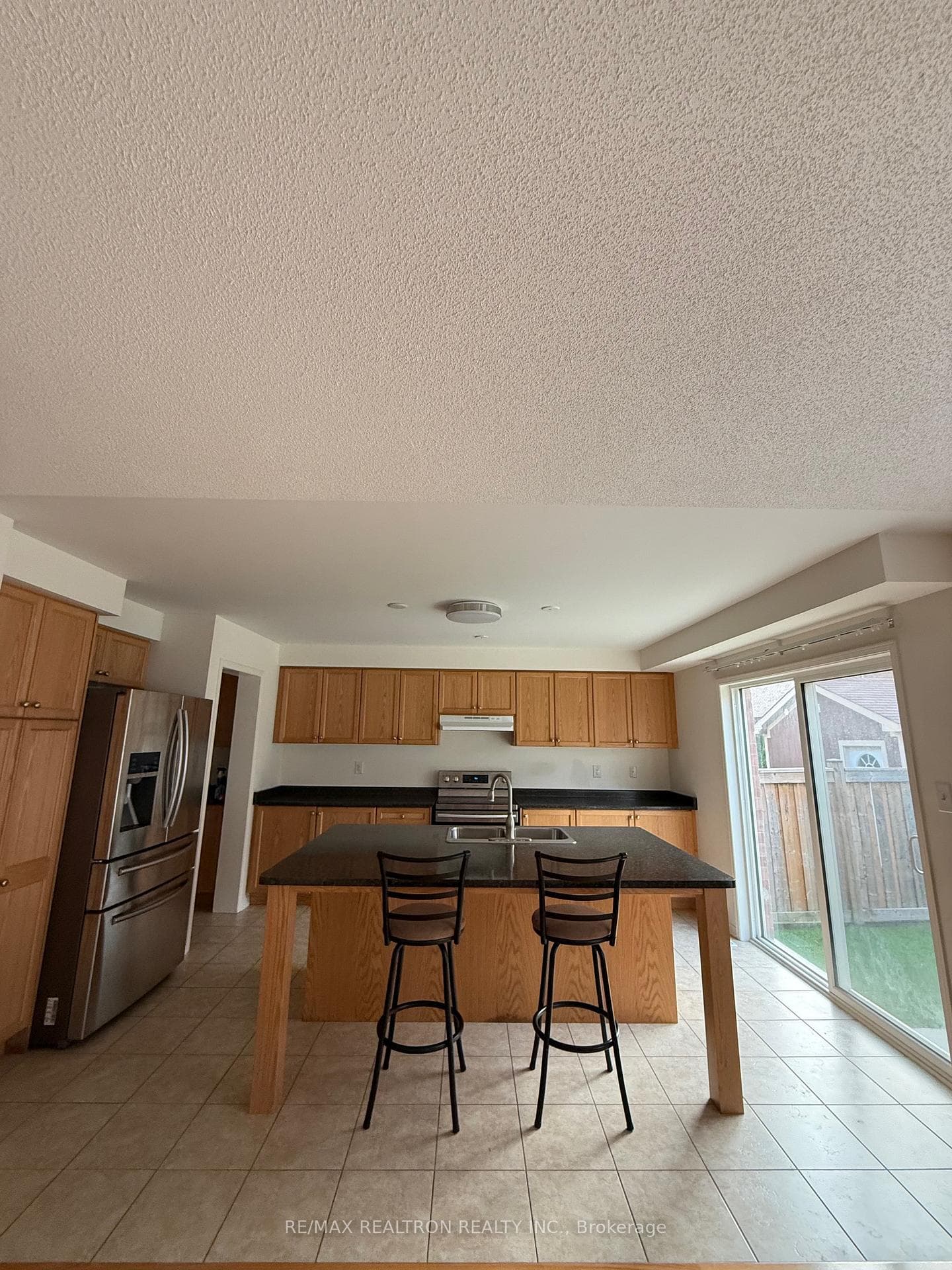 45 Skelton Crescent photo 4