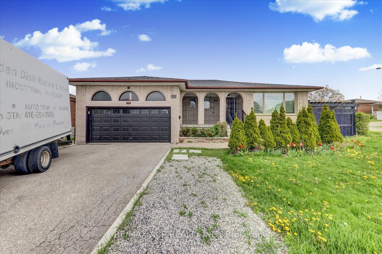 124 Honeywood Road photo 2