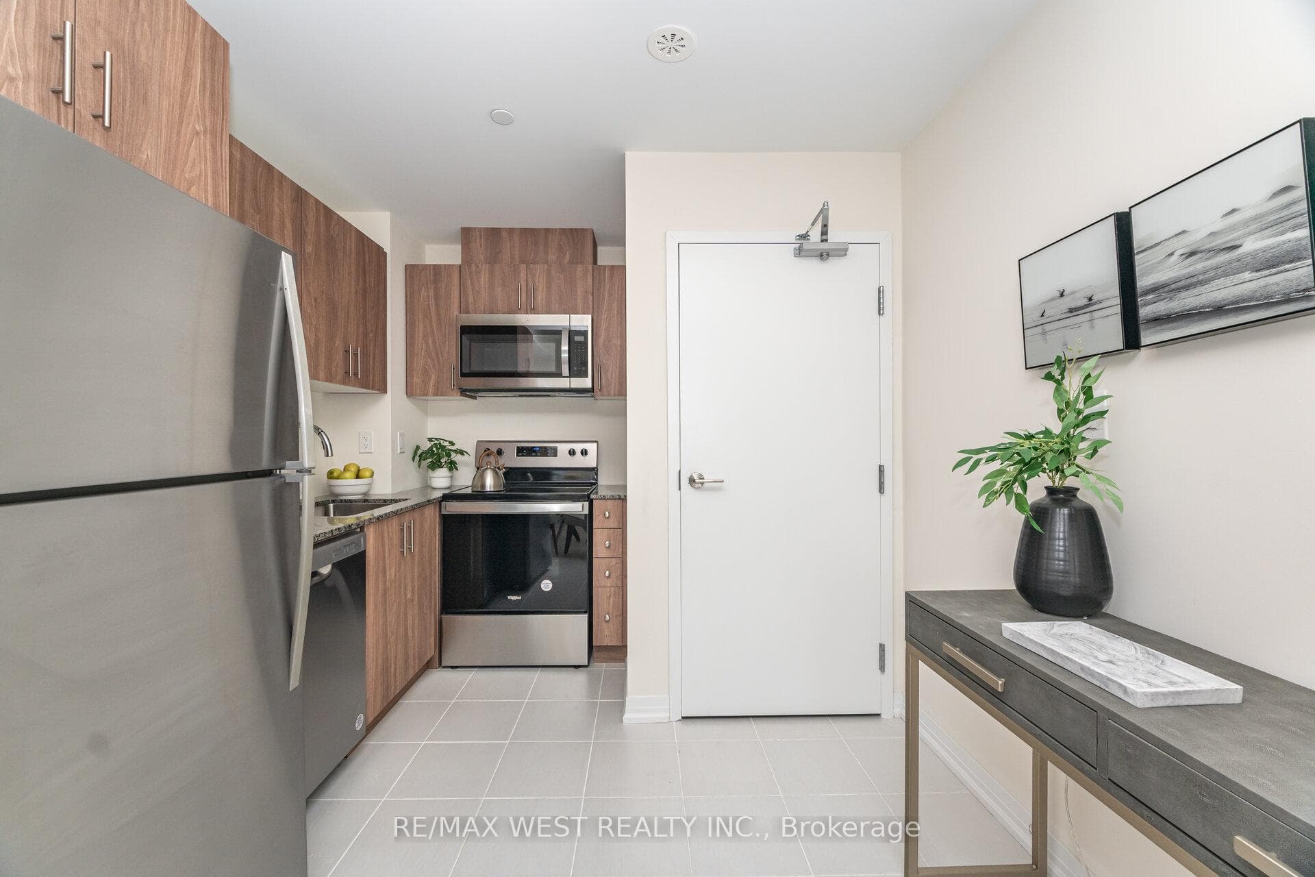 165 Tapscott Road Unit 27 photo 5