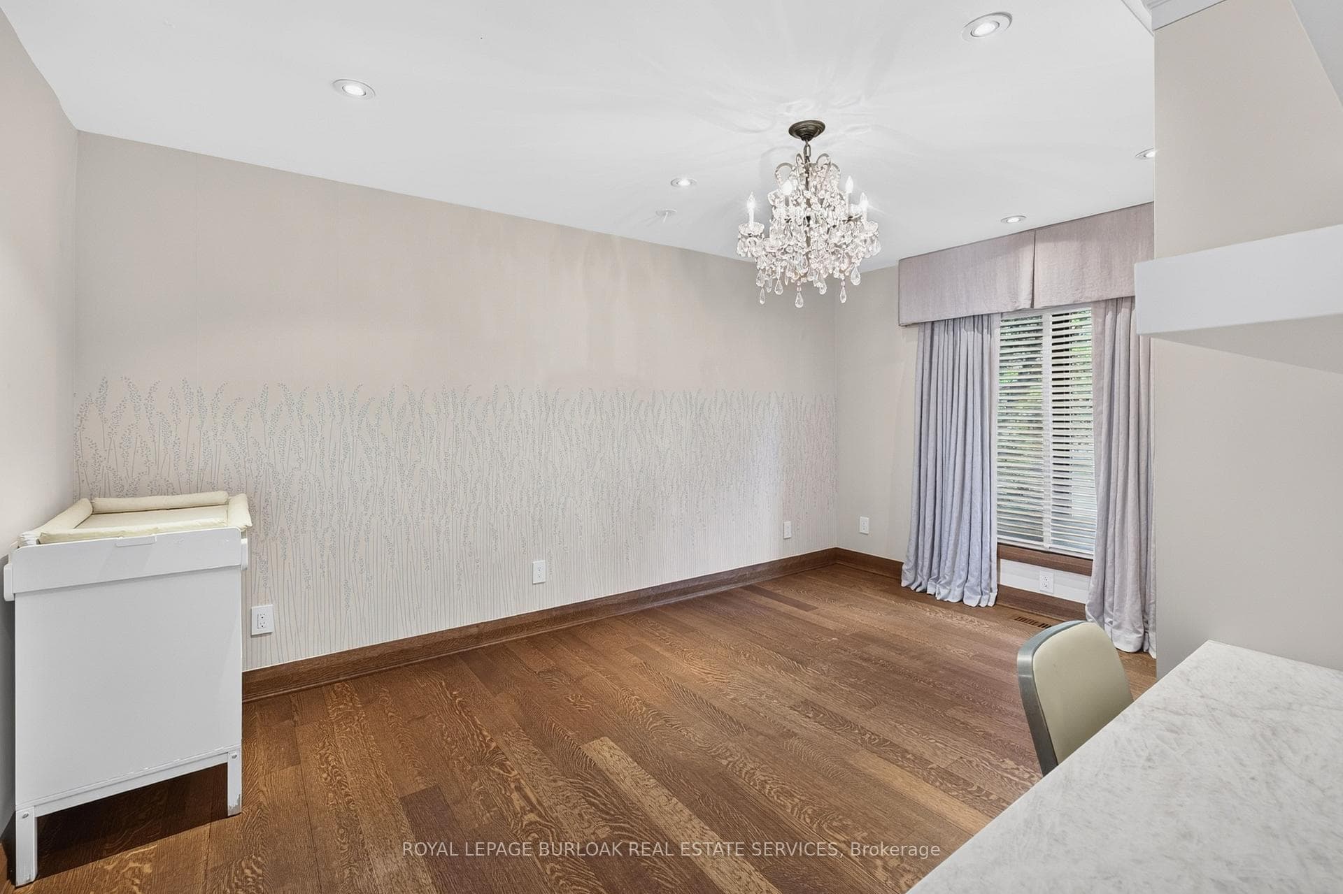 90 Oaklands Park Court photo 28