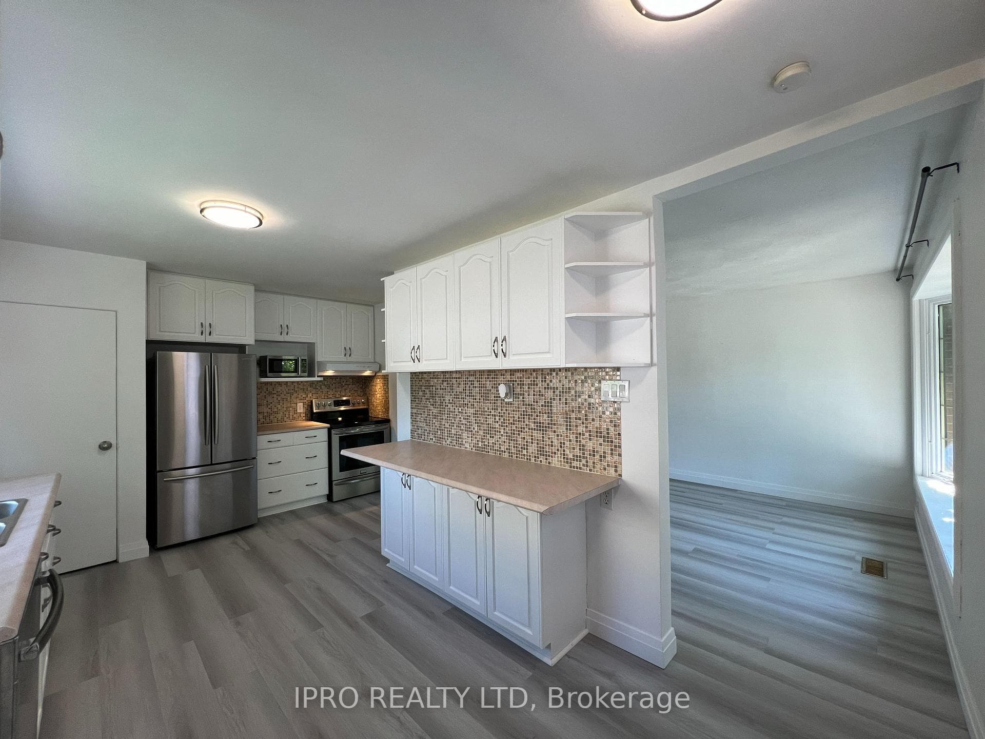 53 Lindsay Avenue Unit Upper photo 3