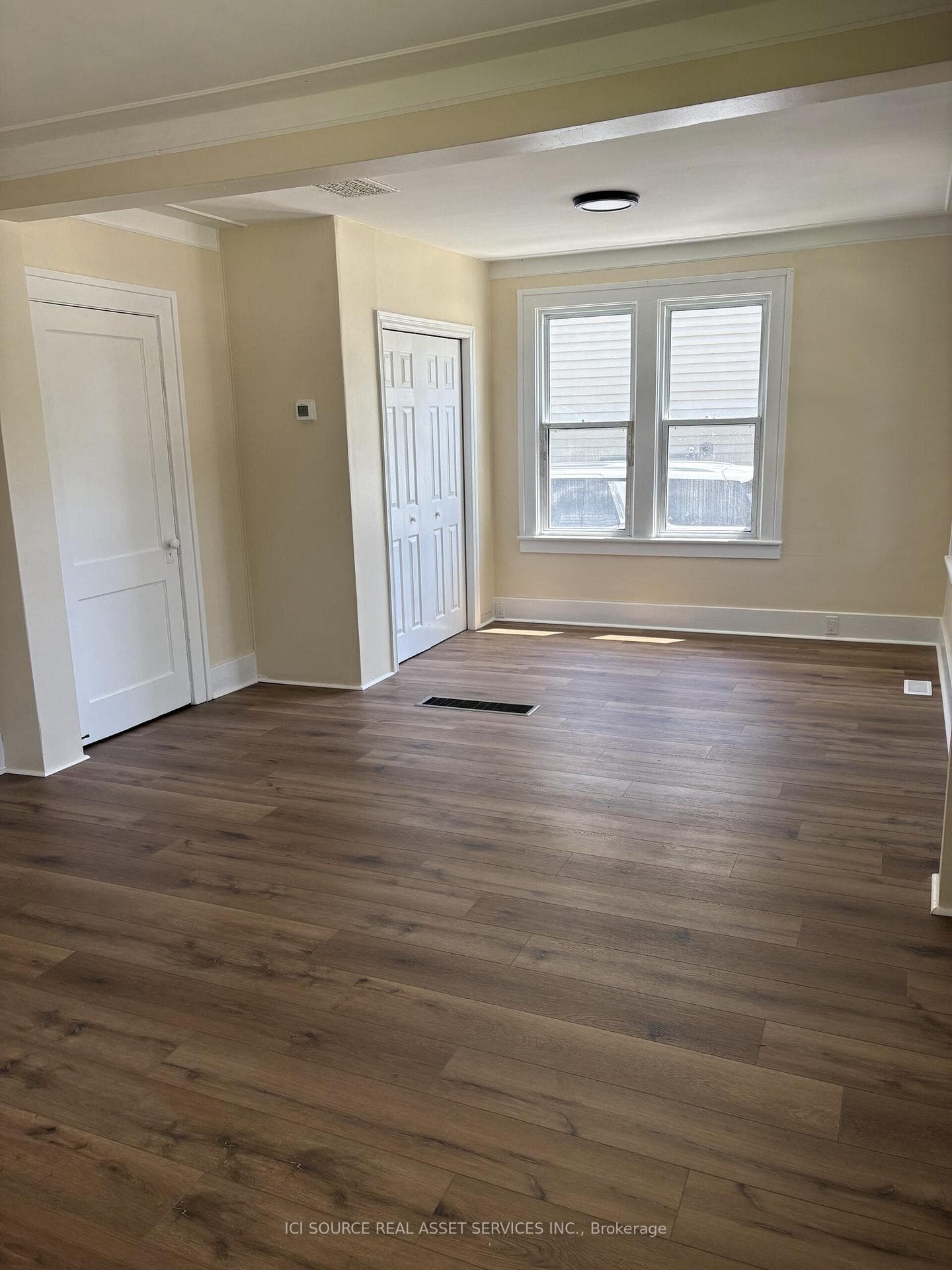 543 St Charles Street photo 8
