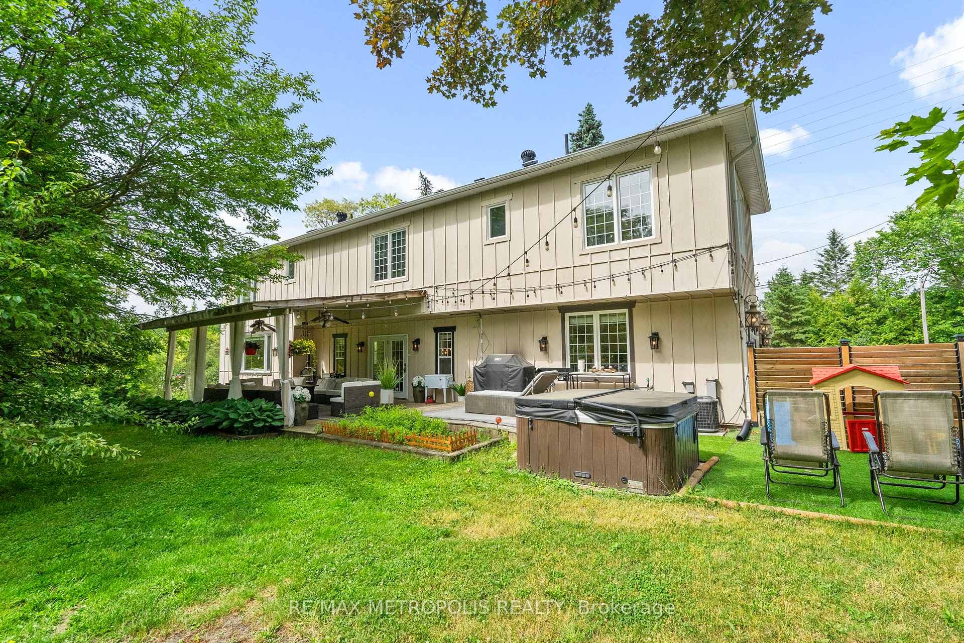 14537 Woodbine Avenue photo 42