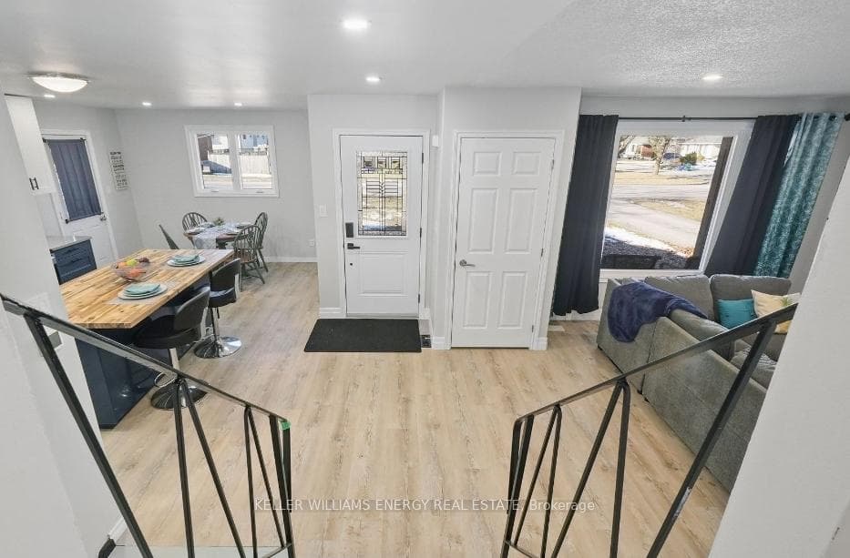 7 Glenarden Crescent photo 6