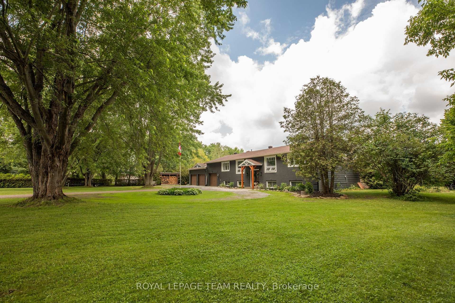 1683 River Road photo 3