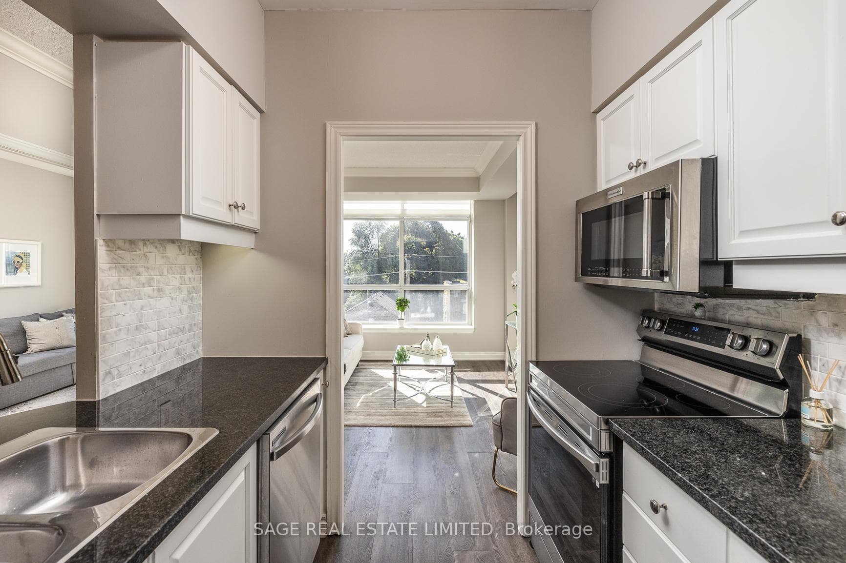 2 Edith Drive Unit 407 photo 4