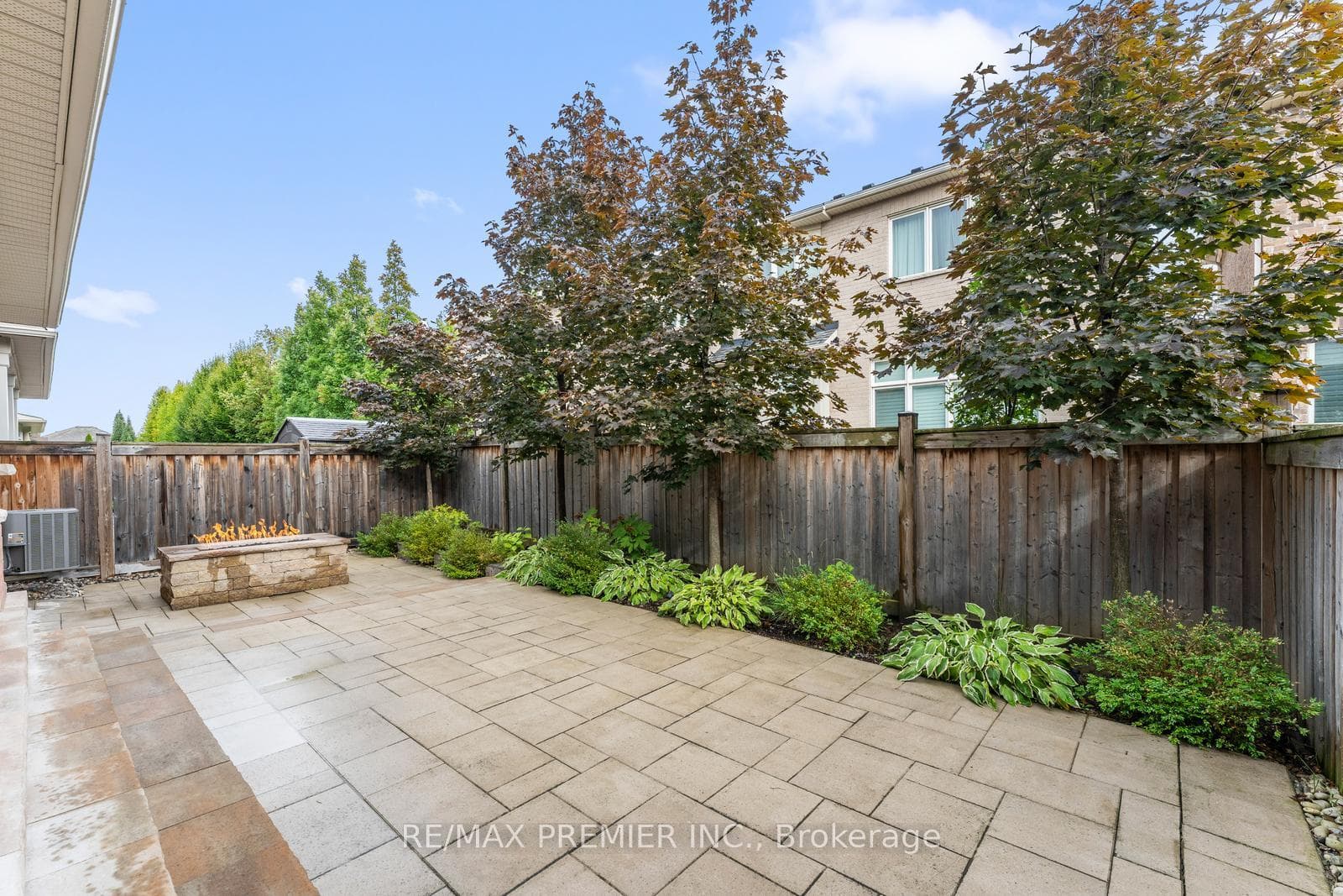 71 Hoey Crescent photo 41