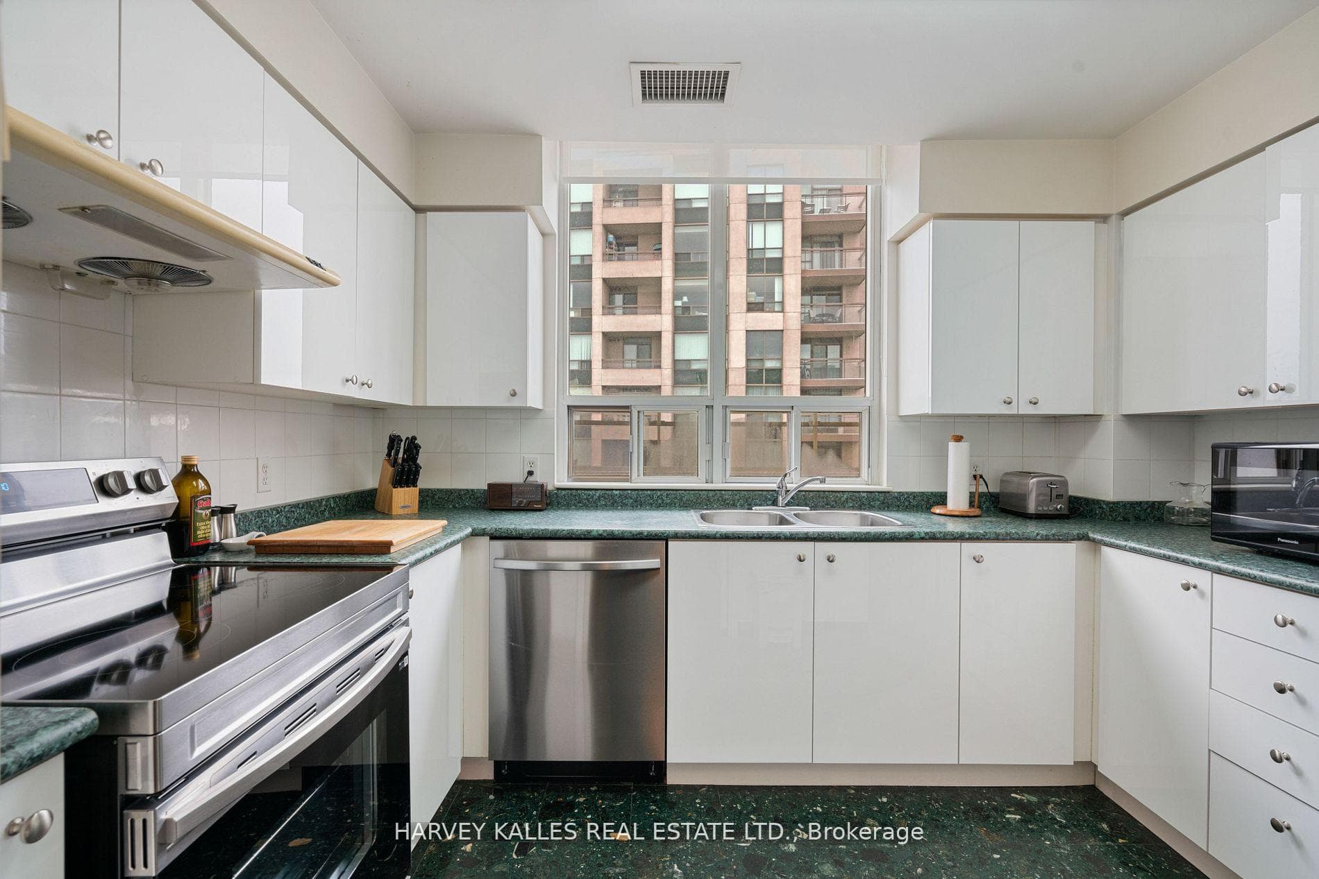 256 Doris Avenue Unit UPH07 photo 17
