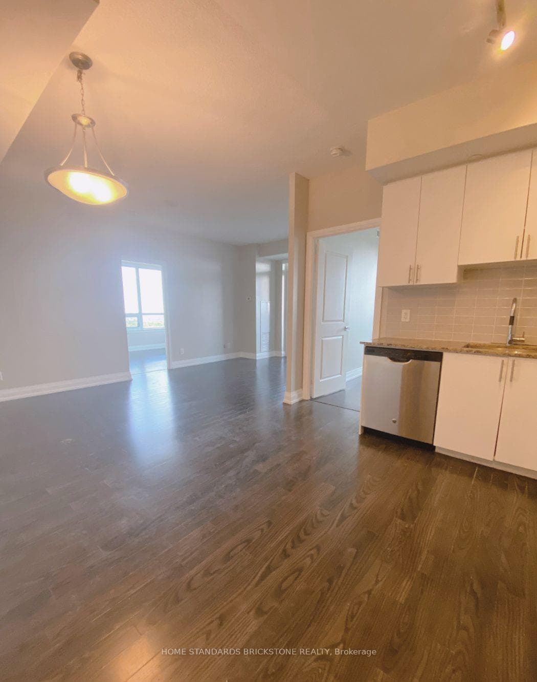 7165 Yonge Street Unit 1706 photo 5