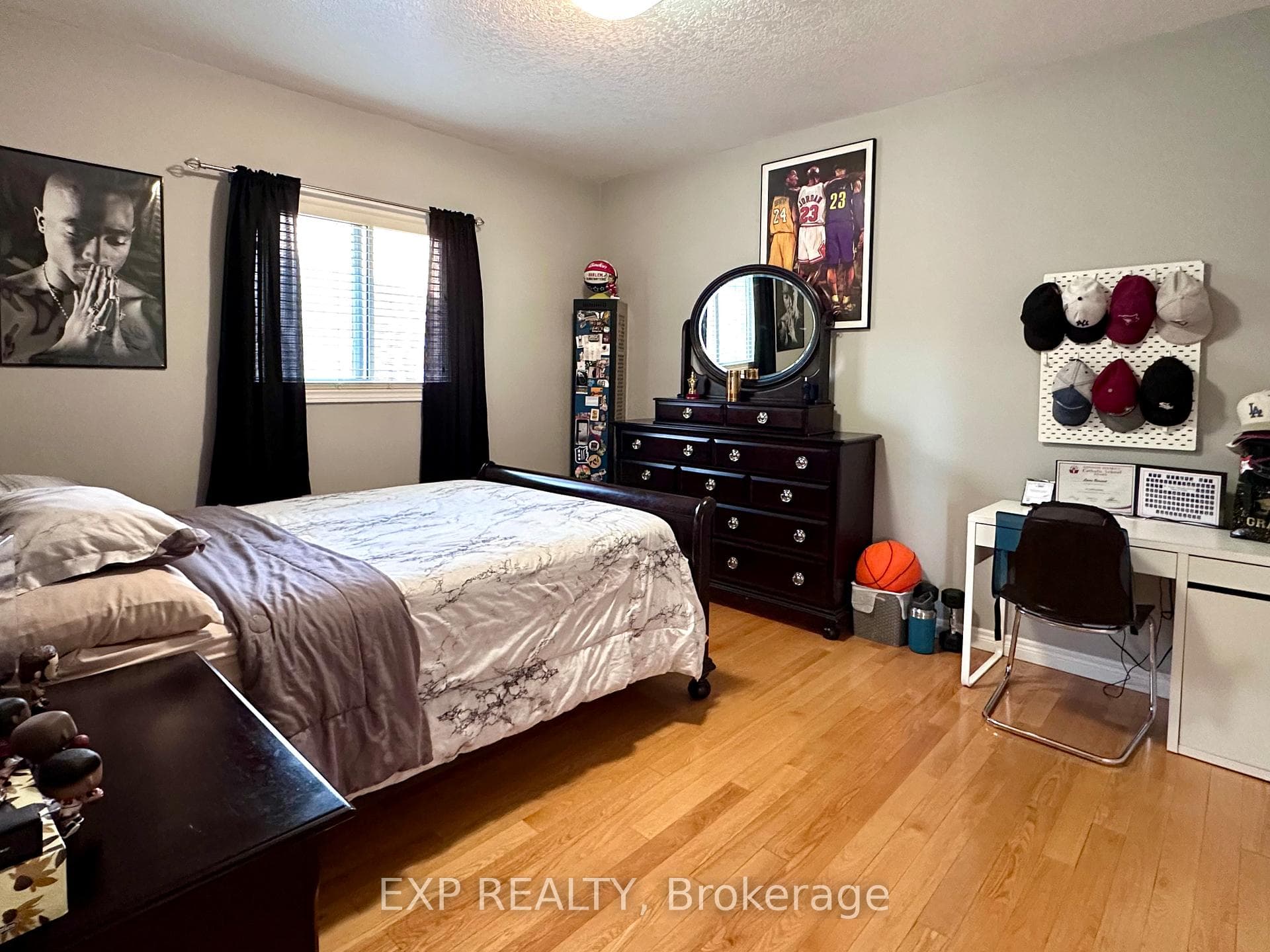 1 Falconridge Court photo 25