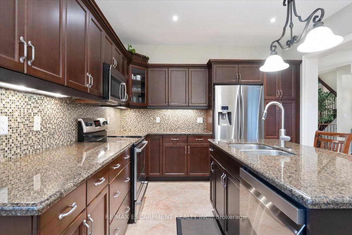 38 Bell Avenue photo 8