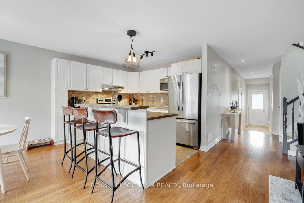 406 Pillett Street photo 14