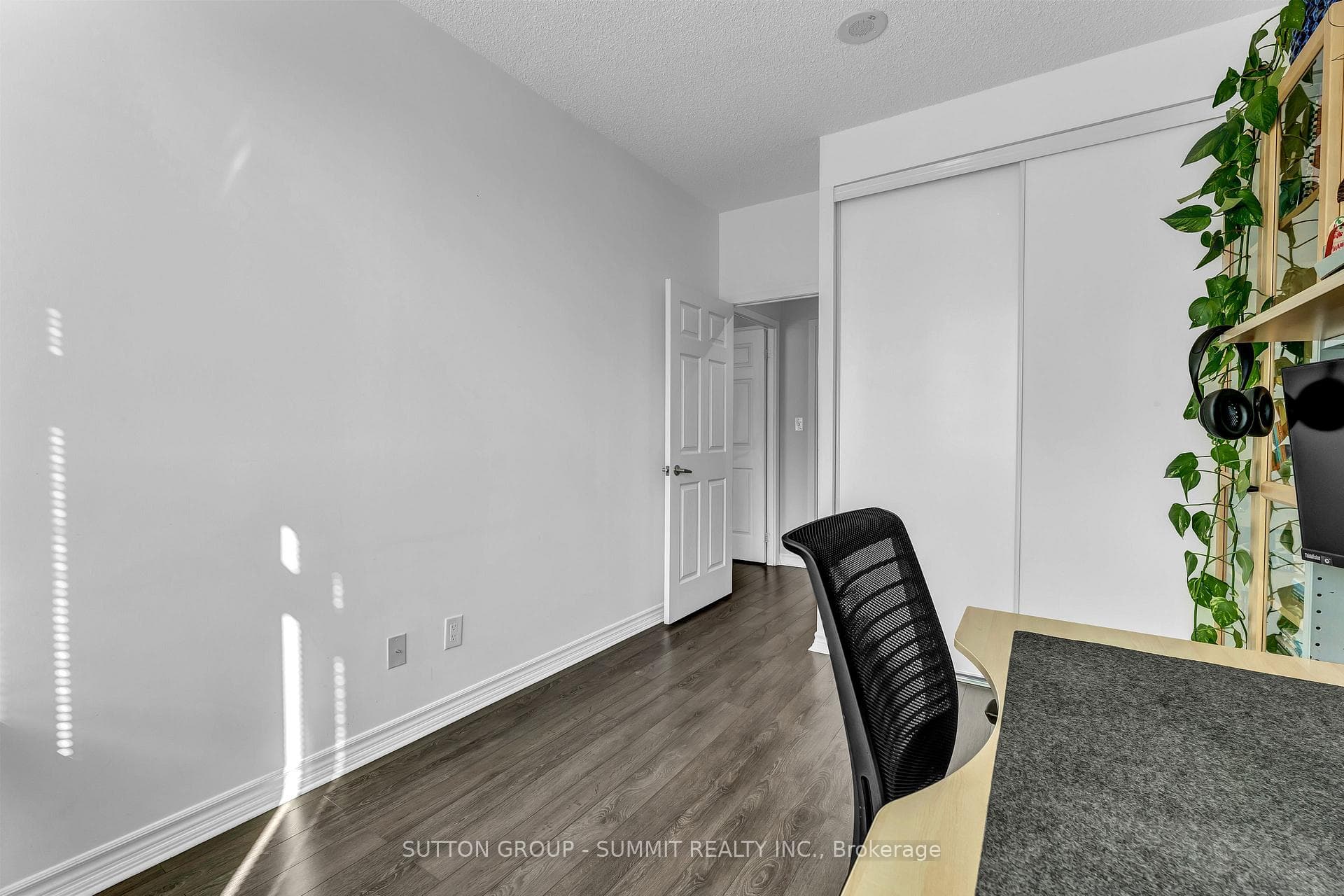 335 Rathburn Road Unit 2103 photo 29